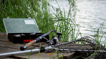 Jak wybrać idealną echosondę do łodzi wędkarskiej? Przewodnik po technologiach 2025